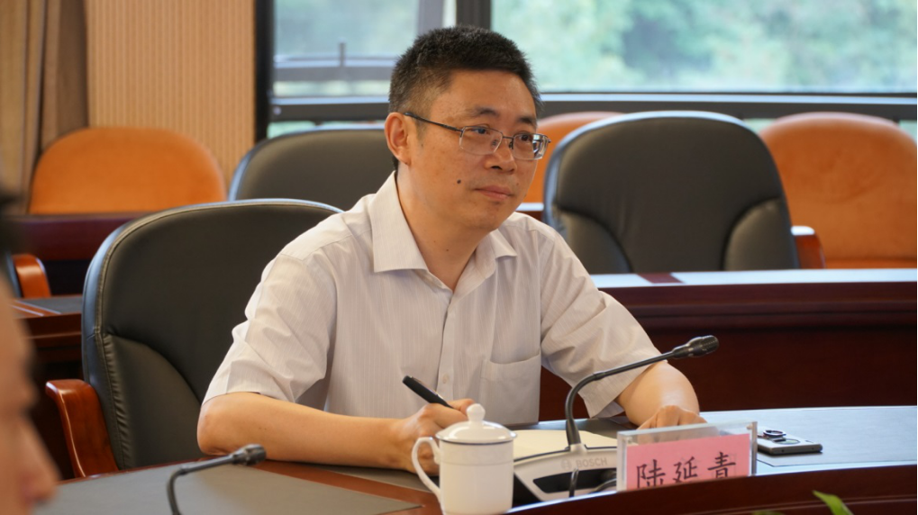 问鼎娱乐